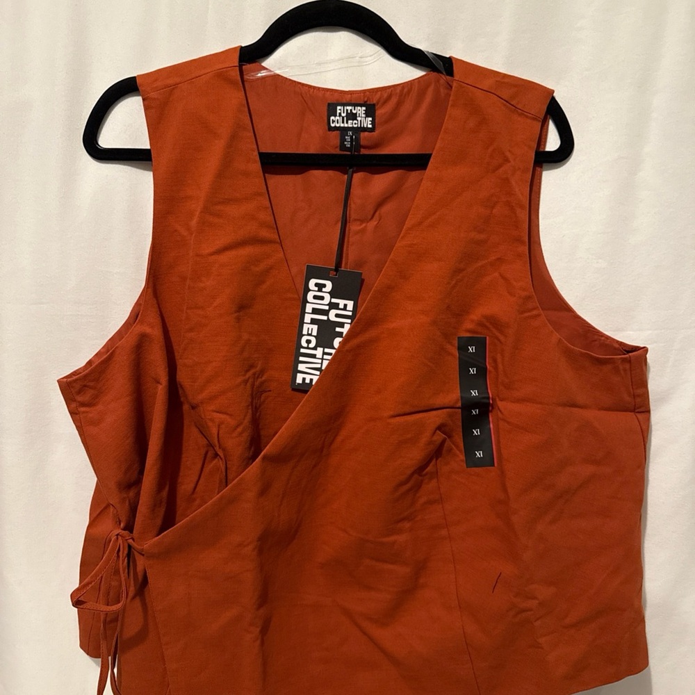 NWT 1X Future Collective Women's Orange Sleeveless Top